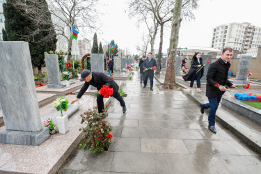 Sabunçu rayonunda “Aprel döyüşləri”nin onuncu ildönümü münasibətilə şəhidlərin məzarları ziyarət edildi