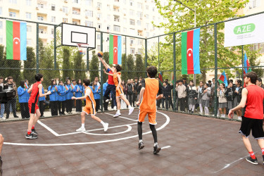 Sabunçu rayonunda “Ulu Öndər Heydər Əliyevin doğum günü”nə həsr olunmuş basketbol üzrə Abad məhəllələrarası turnirinin yekun mərhələsi keçirildi