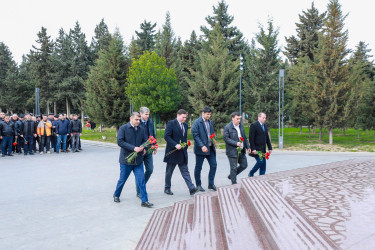 Azərişıq ASC-nin yaranmasının 10-cu ildönümü ilə əlaqədar Ulu Öndərin abidəsi önünə gül dəstələri düzərək əziz xatirəsi ehtiramla yad edildi