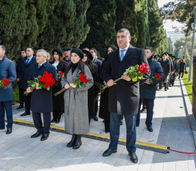   Ümummilli Lider Heydər Əliyevin əziz xatirəsi ehtiramla yad edildi