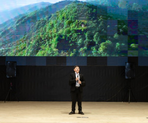 Bakı Gənclər Mərkəzinin təşkilatçılığı ilə “Şərq Gecəsi 2” adlı konsert proqramı baş tutub. Tədbirin məqsədi Şərq dünyasının mədəniyyətlərini bir araya gətirmək, gənclər arasında Şərq ölkələrinin mədəniyyətlərini aşılamaq, gənclərin bacarıq və istedadlarının üzə çıxarılmasından ibarətdi