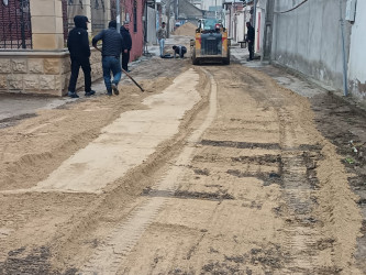 Bakıxanov qəsəbəsində asfaltlanma işləri aparılıb