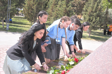 Sabunçu rayonunda Ulu Öndər Heydər Əliyevin 101 illiyinə həsr olunmuş “Heydər Əliyev irsinin öyrənilməsi” mövzusunda panel-müzakirə keçirilib