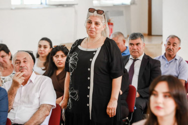 Bakıxanov qəsəbəsində sakinlərlə növbəti səyyar görüş keçirildi