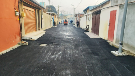 Bakıxanov qəsəbəsində asfaltlanma işləri aparılıb