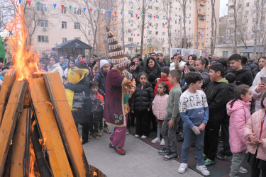 Sabunçu rayonunda “Bizim həyət” layihəsi çərçivəsində abadlaşdırılan həyətdə Novruz şənliyi təşkil edildi.