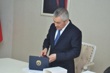 Sabunçu rayonunda “Heydər Əliyevin 100 illiyi (1923-2023)” yubiley medalı ilə təltif edilənlərə medalları təqdim olundu