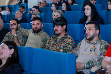 Sabunçu rayonunda Ümummilli Lider Heydər Əliyevin anadan olmasının 103 illiyinə həsr olunmuş “Ulu Öndər Heydər Əliyev:  Müasir Azərbaycanın memarı” adlı tədbir keçirildi.