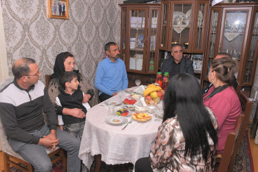 Sabunçu rayonunda "15 may - Beynəlxalq Ailə Günü” ilə əlaqədar  “Mənim mehriban ailəm” mövzusunda keçirilən foto müsabiqə iştirakçıları ilə görüş keçirildi