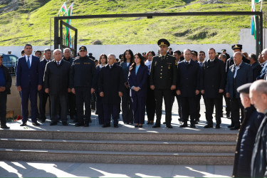 Sabunçu rayonunda “8 Noyabr – Zəfər Günü ” münasibətilə şəhidlərin məzarları ziyarət edildi