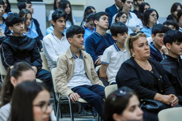 Sabunçu Gənclər Evində “Müasir dövrdə informasiya mühiti və sosial çağırışlar fonunda gənclər arasında mənəvi dəyərlər” mövzusunda tədbir keçirilib