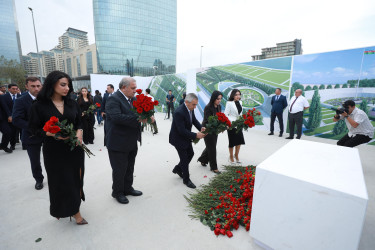 Sabunçu Rayon İcra Hakimiyyətinin kollektivi Zəfər parkında olublar