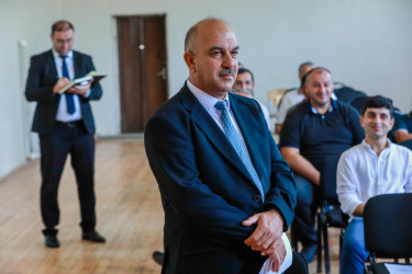 Pirşağı qəsəbəsində sakinlərlə növbəti səyyar görüş keçirildi