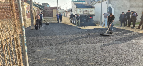 Bakıxanov qəsəbəsində asfaltlanma işləri aparılıb