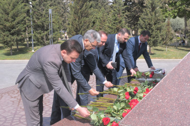 Ümummilli Lider Heydər Əliyevin əziz xatirəsi ehtiramla yad edildi