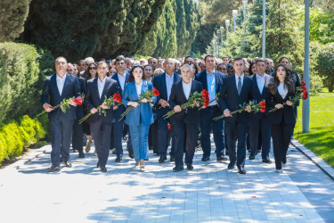 Ümummilli Lider Heydər Əliyevin anadan olmasının 103-cü ildönümü münasibətilə əziz xatirəsi ehtiramla yad edildi