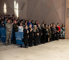 Bakı Gənclər Mərkəzinin təşkilatçılığı ilə “Şərq Gecəsi 2” adlı konsert proqramı baş tutub. Tədbirin məqsədi Şərq dünyasının mədəniyyətlərini bir araya gətirmək, gənclər arasında Şərq ölkələrinin mədəniyyətlərini aşılamaq, gənclərin bacarıq və istedadlarının üzə çıxarılmasından ibarətdi