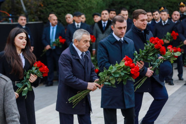 Sabunçu rayonunda Ümumilli Lider Heydər Əliyevin əziz xatirəsi yad edildi