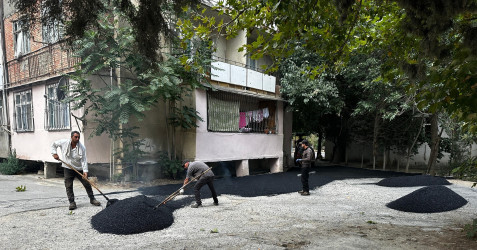 Sabunçu rayonunda "Azərbaycan Avtomobil Yolları Dövlət Agentliyi" tərəfindən məhəllədaxili yolların yenidən qurulması və abadlıq işlərinin aparılması davam etdirilir.