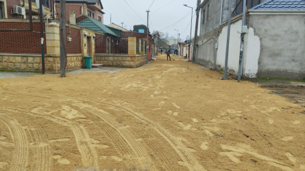 Bakıxanov qəsəbəsində asfaltlanma işləri aparılıb