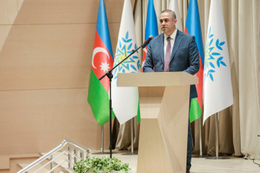 Sabunçu rayonunda Ümummilli Lider Heydər Əliyevin anadan olmasının 103 illiyinə həsr olunmuş “Ulu Öndər Heydər Əliyev:  Müasir Azərbaycanın memarı” adlı tədbir keçirildi.