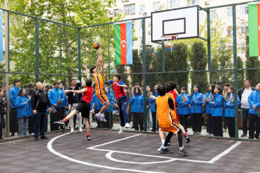 Sabunçu rayonunda “Ulu Öndər Heydər Əliyevin doğum günü”nə həsr olunmuş basketbol üzrə Abad məhəllələrarası turnirinin yekun mərhələsi keçirildi