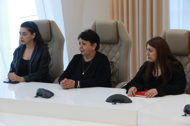 “Dilimiz varlığımızdır” adlı dəyirmi masa keçirilmişdir