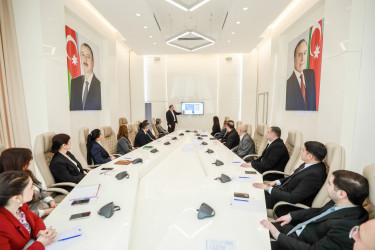 Sabunçu Rayon İcra Hakimiyyətində çalışan dövlət qulluqçuları üçün “Dövlət orqanlarında inzibati vəzifələrin tutulması şərtləri və qaydaları” mövzusunda təlim keçirildi