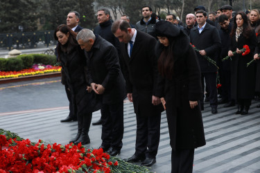 Sabunçu rayon ictimaiyyəti tərəfindən “Ana harayı” abidəsi ziyarət olundu