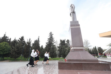 Sabunçu rayonunda “Heydər Əliyev və Azərbaycan tarixi” mövzusunda elmi-praktik konfrans keçirildi