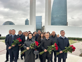 Sabunçu Rayon İcra Hakimiyyətinin kollektivi Zəfər parkında olublar