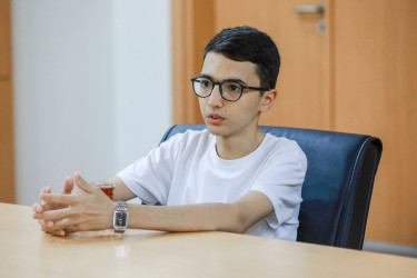 Sabunçu Rayon Məhkəməsində rayon gənclərinin iştirakı ilə “Ümummilli Lider Heydər Əliyev müstəqil Azərbaycan Konstitusiyasının müəllifidir” mövzusunda dəyirmi masa təşkil edildi