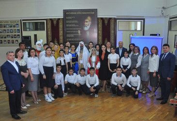 Sabunçu rayonunda Azərbaycanın dahi şairi və mütəfəkkiri Məhəmməd Füzulinin 530 illik yubileyinə həsr olunmuş “Könül mülkünün sultanı-Füzuli” adlı ədəbi-bədii gecə keçirildi