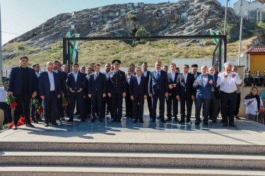 Sabunçu rayonunda “27 Sentyabr – Anım Günü”nün altıncı ildönümü münasibətilə şəhidlərin məzarları ziyarət edilib