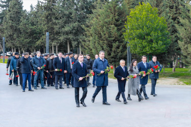 Azərişıq ASC-nin yaranmasının 10-cu ildönümü ilə əlaqədar Ulu Öndərin abidəsi önünə gül dəstələri düzərək əziz xatirəsi ehtiramla yad edildi