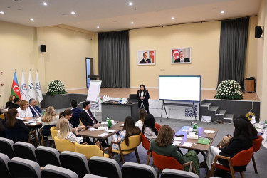 Sabunçu Rayon İcra Hakimiyyəti başçısının müavini-Ərazi-təşkilat və ictimai-siyasi məsələlər şöbəsinin müdiri, “İş yerində gender bərabərliyinin idarə olunması” mövzusunda təlimdə iştirak edib