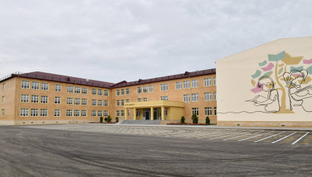 Kürdəxanı qəsəbəsində inşa edilmiş 304 nömrəli tam orta məktəbin açılışı